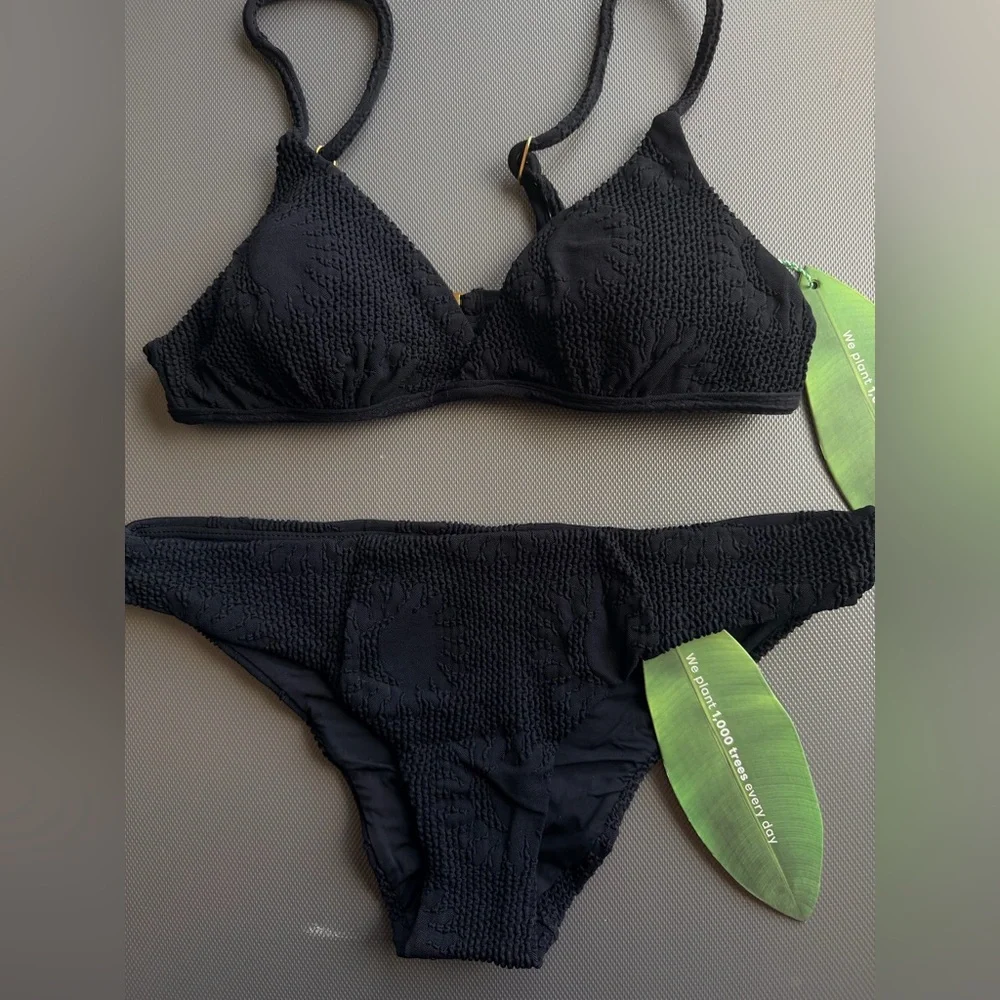FARM RIO BLACK SUNNY BIKINI TOP AND BOTTOM SET